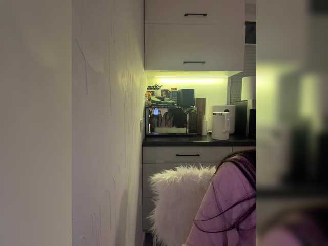 go to chat with Taanni