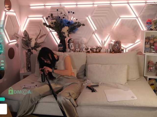 go to chat with Taanni