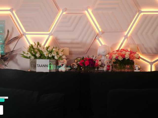 Taanni's BongaCams show and profile