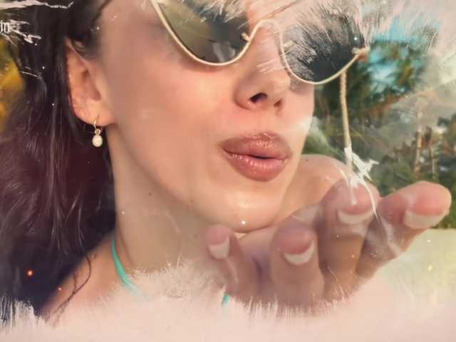 Taanni's BongaCams show and profile