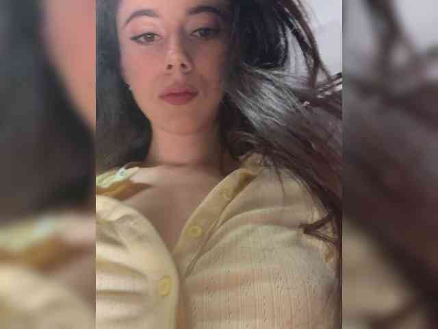 Taanni's webcam live show