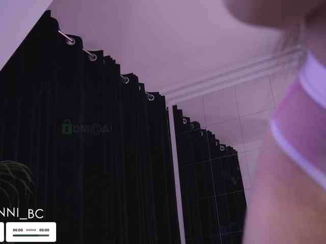 Taanni's webcam live show