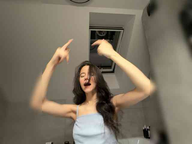 Taanni Live Webcam on BongaCams