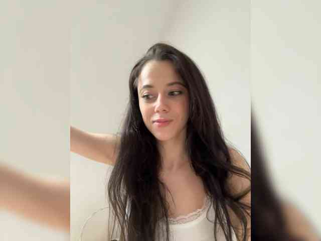 Taanni's webcam live show