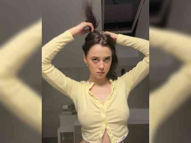 Taanni's webcam live show