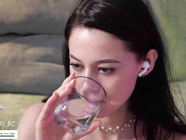 sex web chat Taanni