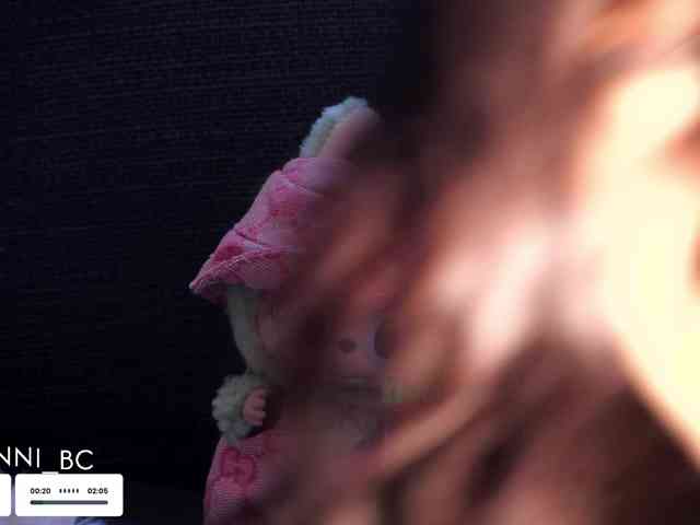 Taanni's webcam live show