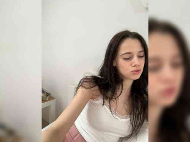 Taanni's webcam live show