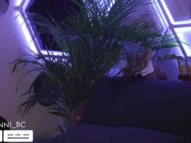 Taanni's webcam live show