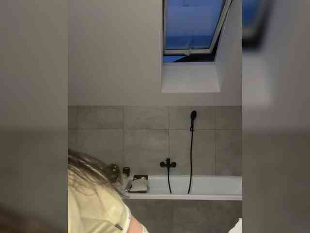 Taanni's webcam live show