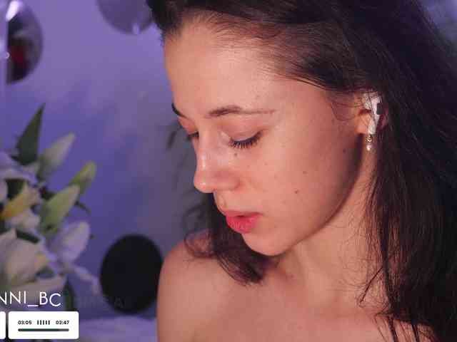 Taanni's webcam live show