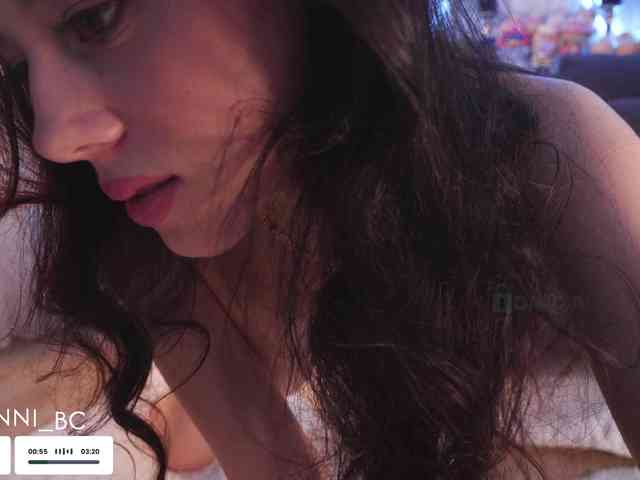 Taanni's webcam live show