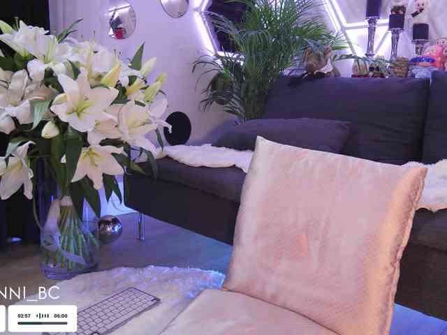 Taanni's webcam live show