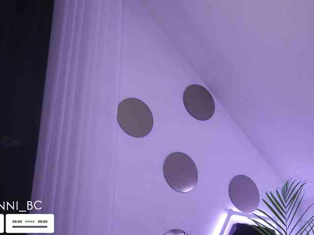 Taanni's webcam live show