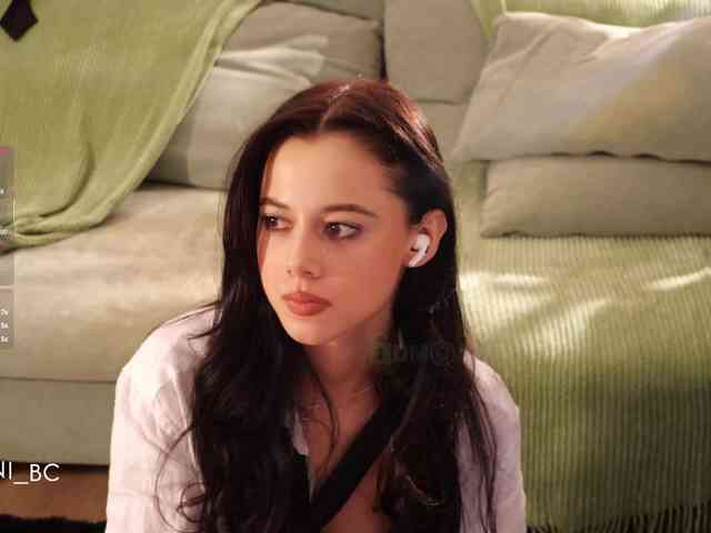 sex live chat Taanni