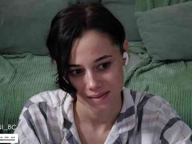 voyeur web cam Taanni