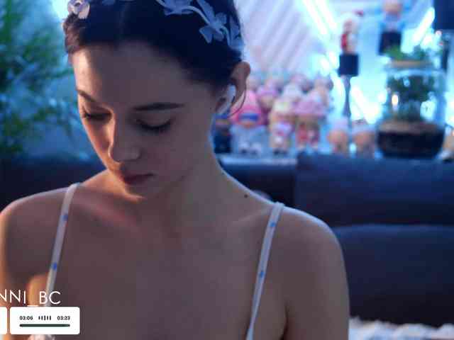 Taanni's webcam live show
