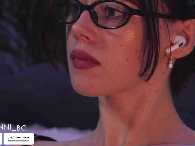 Taanni's webcam live show