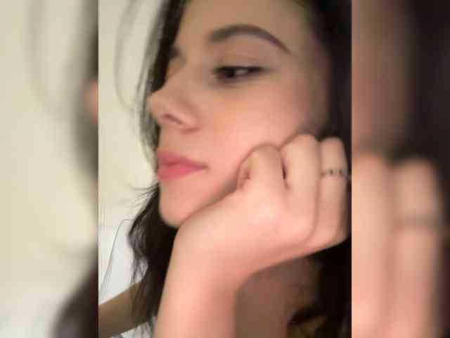 Taanni's webcam live show