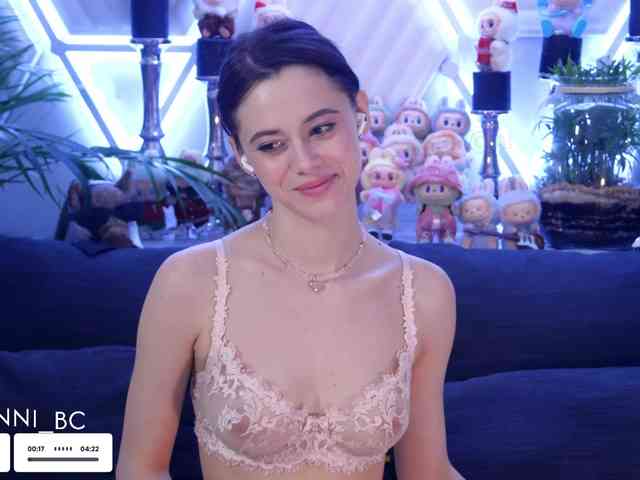 Taanni's webcam live show