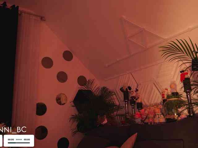 Taanni's webcam live show
