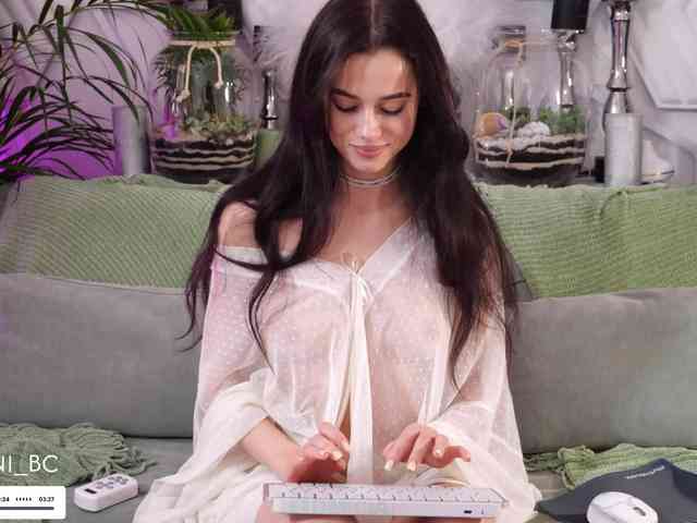 nude amateur webcam Taanni