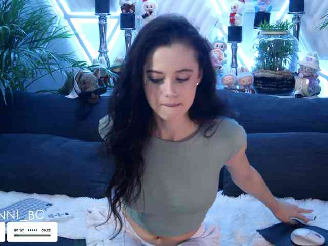 Taanni's webcam live show