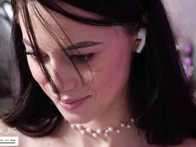 live nude cam Taanni