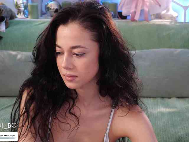 chat cam room Taanni