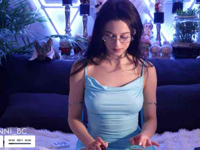 Taanni's webcam live show