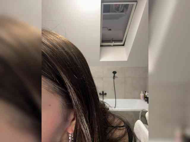 Taanni's webcam live show