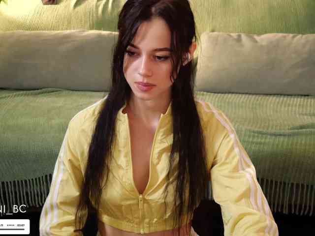 Taanni's webcam live show
