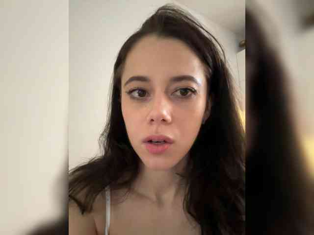 Taanni's webcam live show