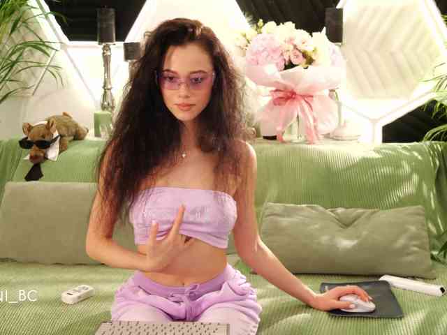 sex live chat Taanni