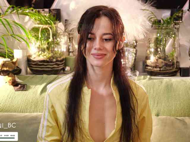 Taanni's webcam live show