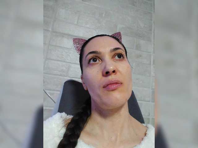 Marina4Love's BongaCams show and profile