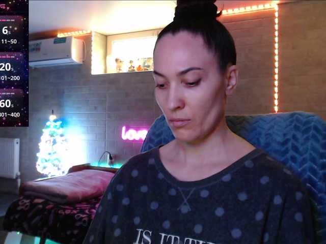 Marina4Love's BongaCams show and profile