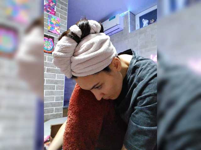 Marina4Love's BongaCams show and profile