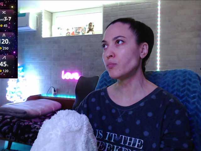 Marina4Love's BongaCams show and profile