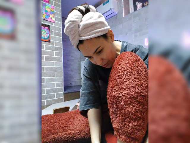 Marina4Love's BongaCams show and profile