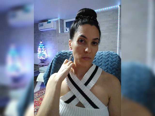 Marina4Love's BongaCams show and profile