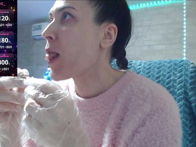 Marina4Love's BongaCams show and profile