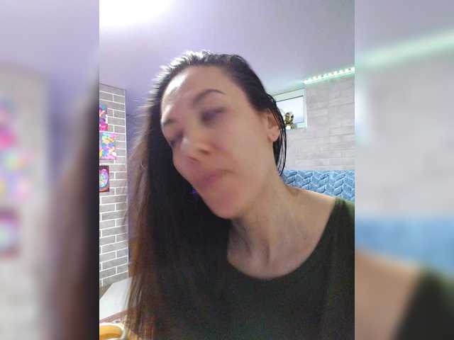 Marina4Love's BongaCams show and profile