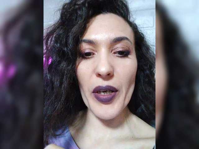 Marina4Love's BongaCams show and profile