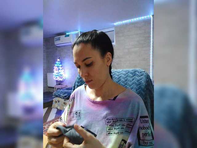 Marina4Love's BongaCams show and profile