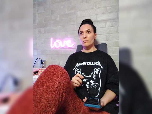 Marina4Love's BongaCams show and profile