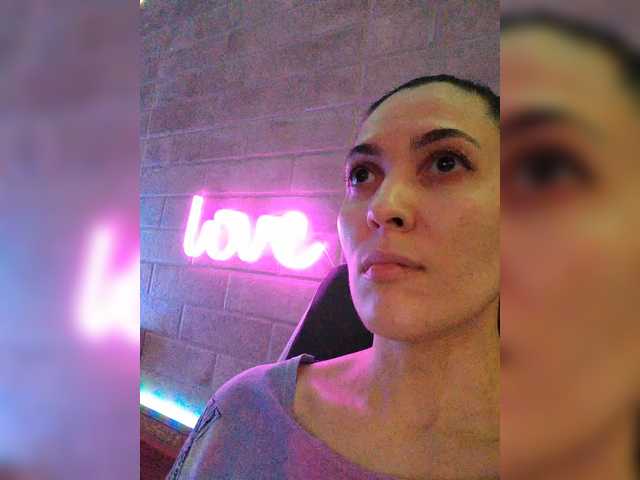 Marina4Love's BongaCams show and profile