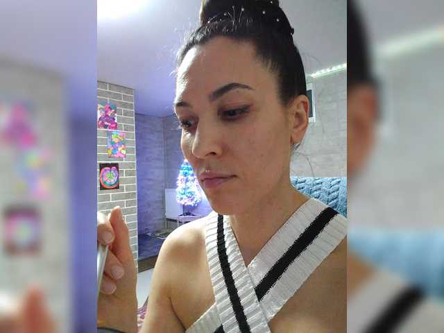 Marina4Love's BongaCams show and profile