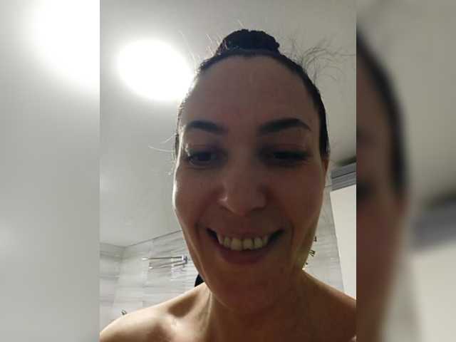 Marina4Love's BongaCams show and profile