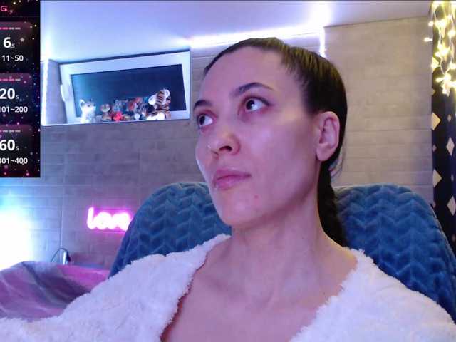 Marina4Love's BongaCams show and profile